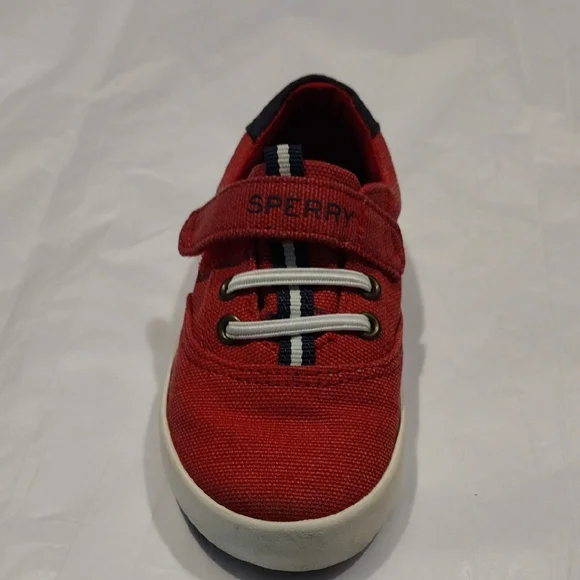 Sperry Boys Comfortable And Stylish Red Canvas Sneakers - Picture 3 of 7
